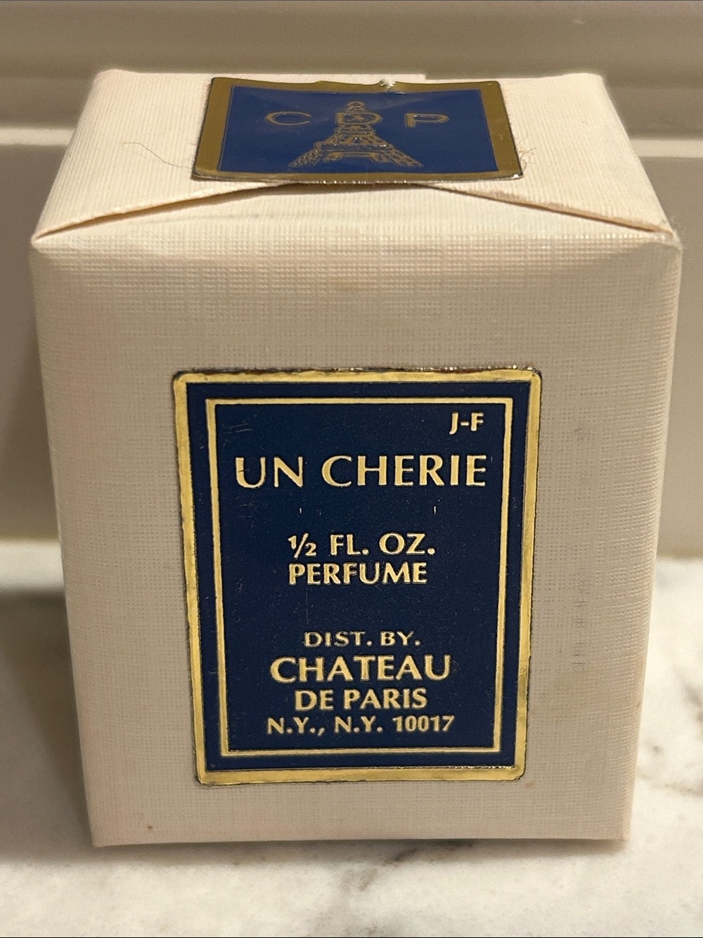 Vintage Un Cherie Perfume 0.5 Fl. Oz. Chateau De Paris Sealed Box.
